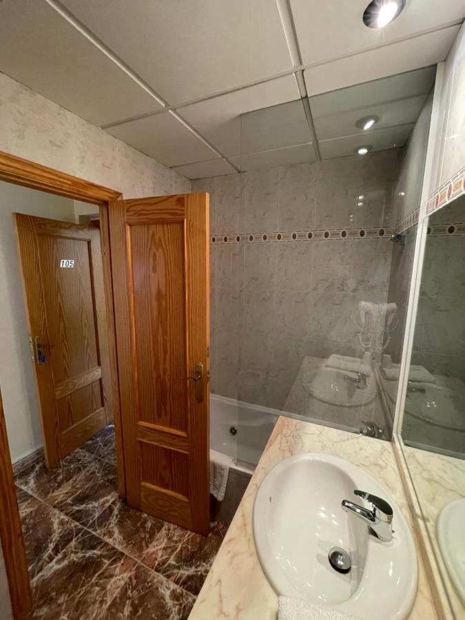 Hostal Rosaleda Alcalá de Chivert Buitenkant foto